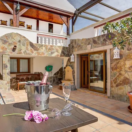 Daniel Luxury House Caleta * كاليتا ذي فوستي
